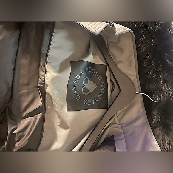 Brand new Large 3Q Icon Fur Mooseknuckle Jacket - Picture 6 of 6